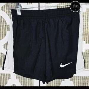 Nike Girls 890519-014 Black & White Athletic Running Shorts Size L